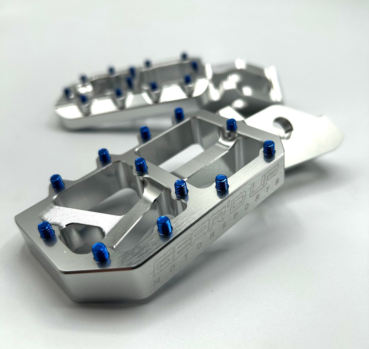 Ultra Bee Foot Pegs
